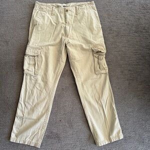 Men’s Old Navy “Broken-In” Cargo pants, size 32/30.  In great condition!